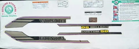 Honda C50 Custom view 3